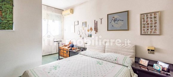 3 bedrooms House in Lainate, Italy No. 354504 9