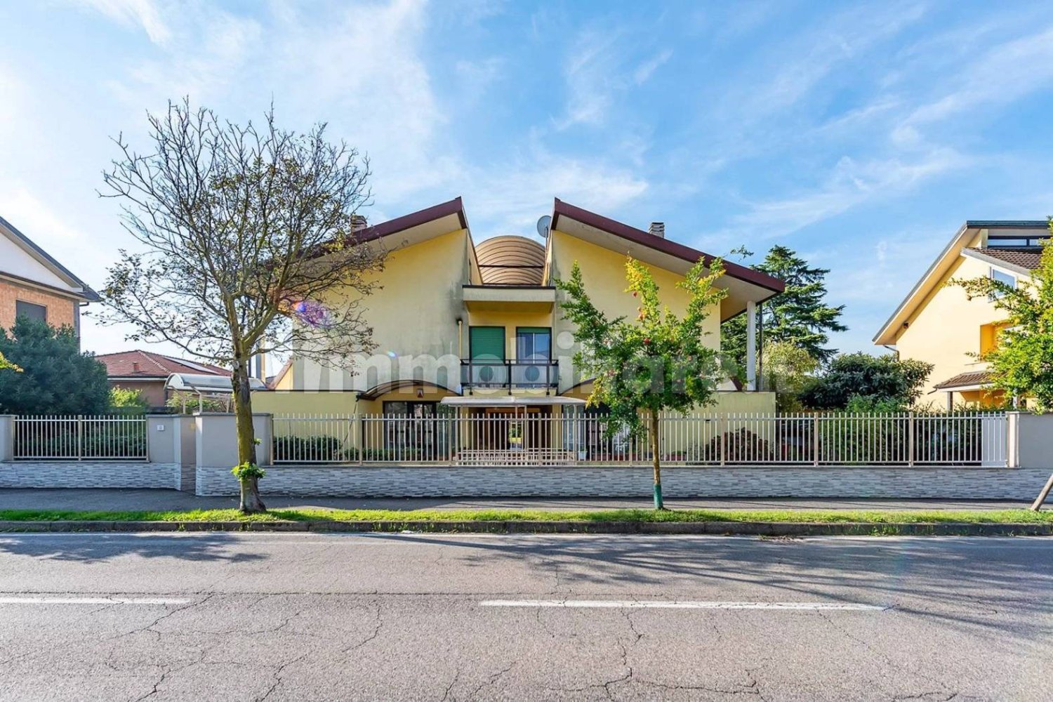 3 bedrooms House in Lainate, Italy No. 354504