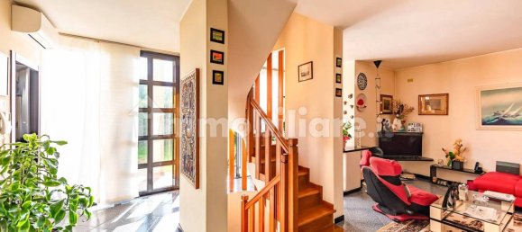 3 bedrooms House in Lainate, Italy No. 354504 3