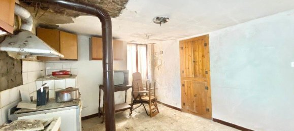 4 bedrooms House in Borghetto di Vara, Italy No. 296987 6