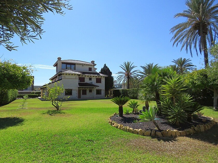 7 bedrooms Villa in Cabo Roig, Spain No. 14580