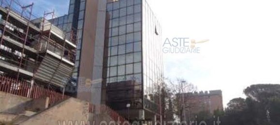 5 rooms Apartment in Rome, Italy No. 290149 2