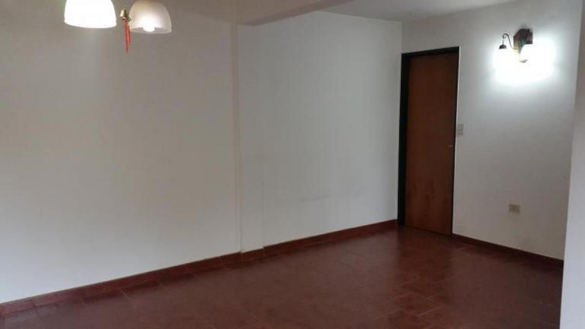 2 bedrooms House in Almirante Brown, Argentina No. 102470