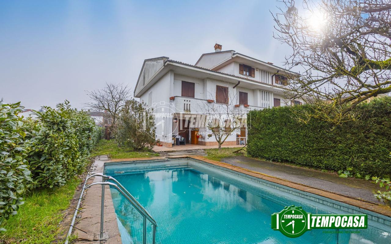 5 rooms Villa in Carbonara al Ticino, Italy No. 41287