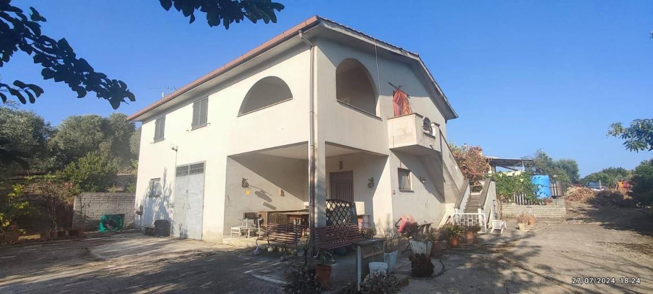Villa de 4 habitaciónes en Velletri, Italy No. 88826