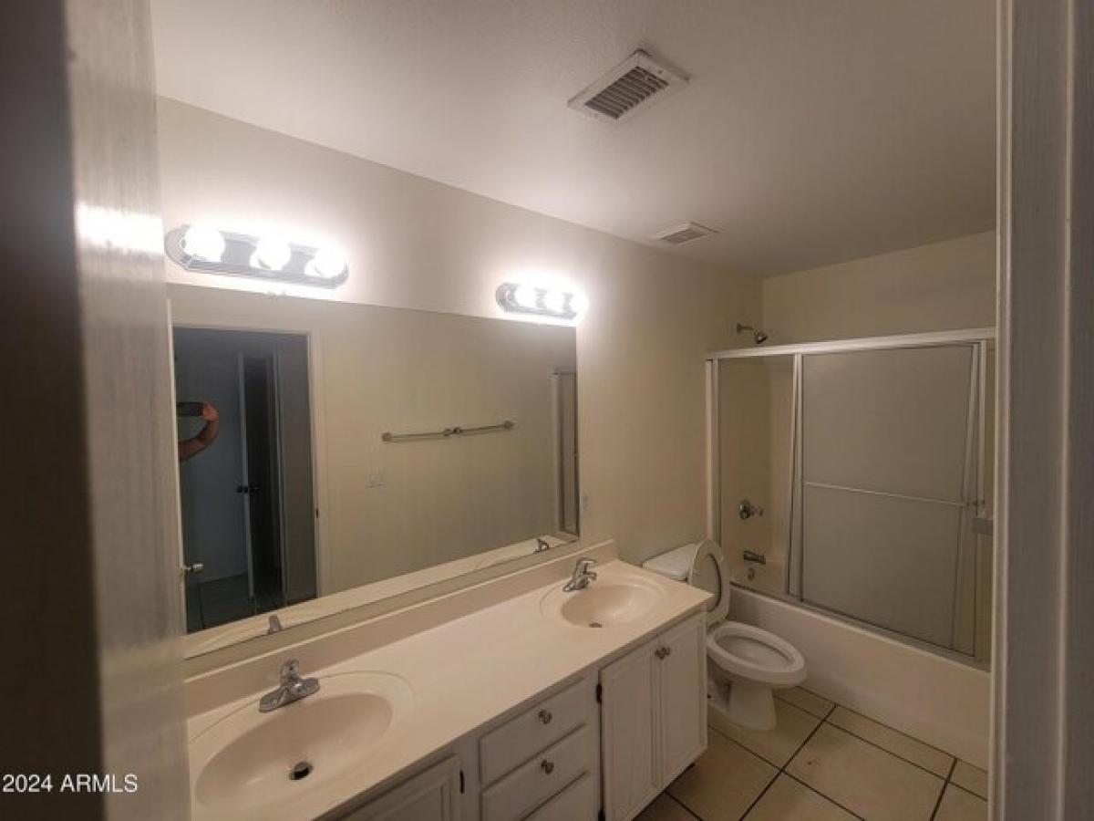 3 bedrooms House in Glendale, USA No. 220586