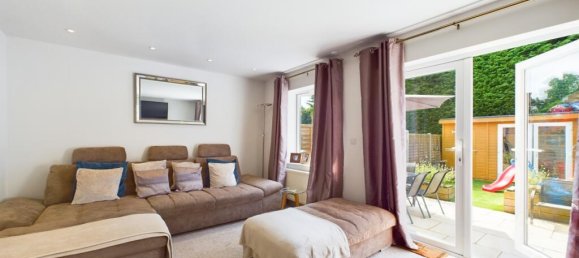 4 bedrooms House in Bordon, United Kingdom No. 13802 6