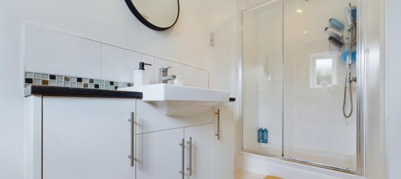 4 bedrooms House in Bordon, United Kingdom No. 13802 16