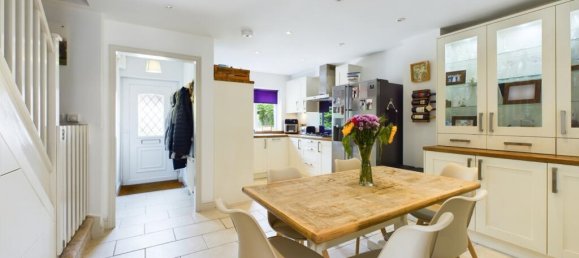 4 bedrooms House in Bordon, United Kingdom No. 13802 3