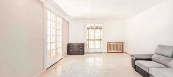 5 bedrooms House in Manosque, France No. 303375 8