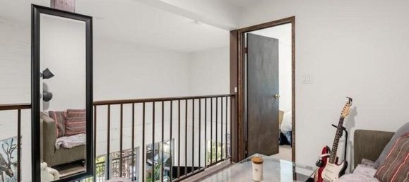 4 bedrooms House in British Columbia, Canada No. 1251 5