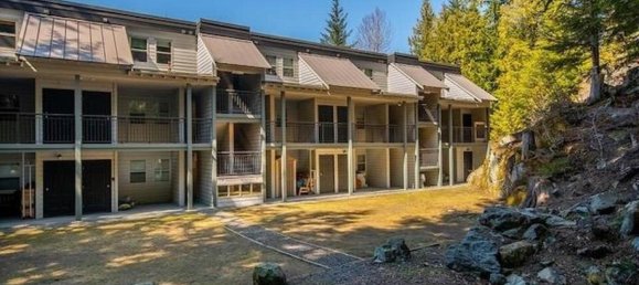 4 bedrooms House in British Columbia, Canada No. 1251 2