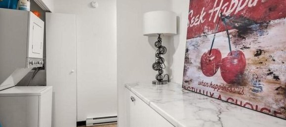 4 bedrooms House in British Columbia, Canada No. 1251 6