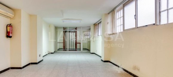 Imóvel comercial em Cornella De Llobregat, Spain 551 m² N.º 168635 55