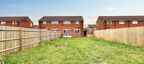 3 bedrooms House in Hounslow, United Kingdom No. 5052 12