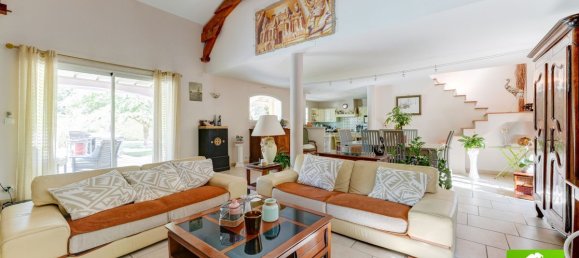 4 bedrooms House in Montceaux, France No. 337854 6