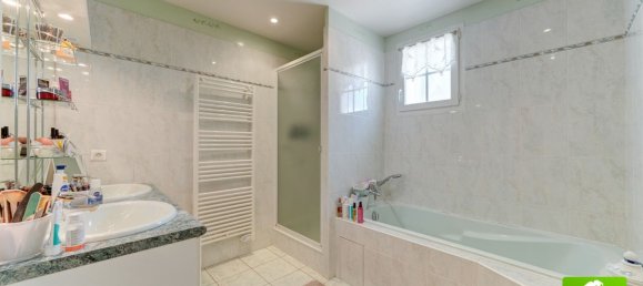 4 bedrooms House in Montceaux, France No. 337854 11