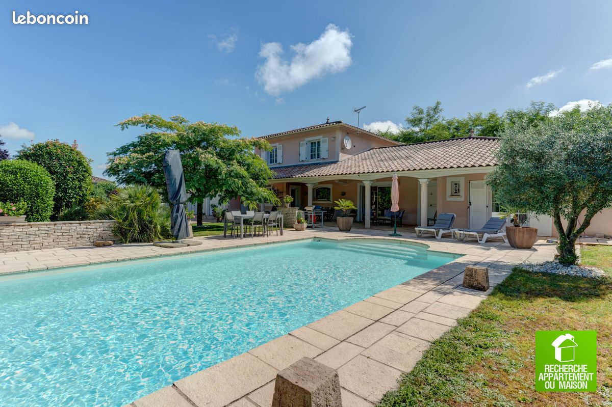 4 bedrooms House in Montceaux, France No. 337854