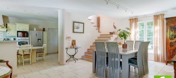 4 bedrooms House in Montceaux, France No. 337854 10
