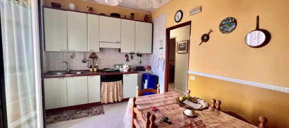 Квартира с 4 спальнями в Сант Антимо, Италия № 112197 4