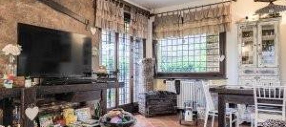 Villa de 4 dormitorios en Borghetto di Vara, Italy No. 103769 3