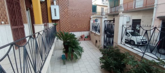 2غرفة شقة في Bari, Italy رقم 39566 4