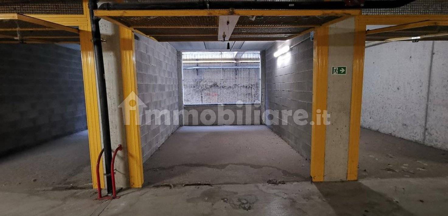 2-Zimmer Garage in Milan, Italy, Nr. 354000