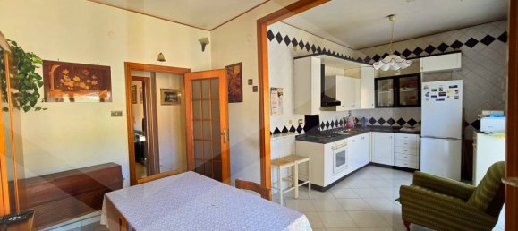 4-salle Appartement à Naples, Italy No. 25457 19