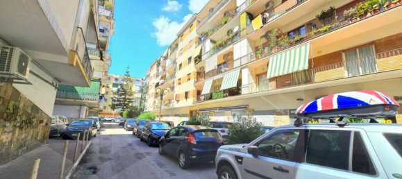 4-salle Appartement à Naples, Italy No. 25457 34