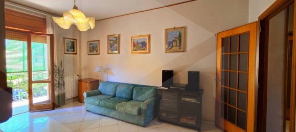 4-salle Appartement à Naples, Italy No. 25457 14