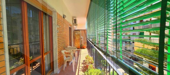 4-salle Appartement à Naples, Italy No. 25457 16