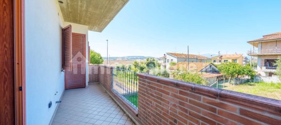 Квартира с 3 спальнями в Розето дельи Абруцци, Италия № 259261 7