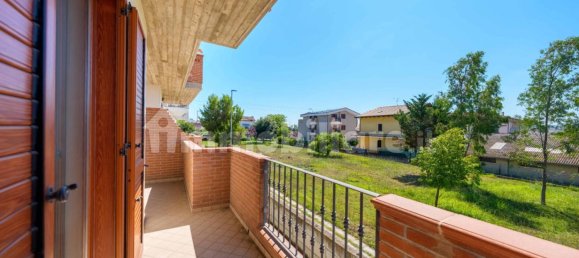 Квартира с 3 спальнями в Розето дельи Абруцци, Италия № 259261 5