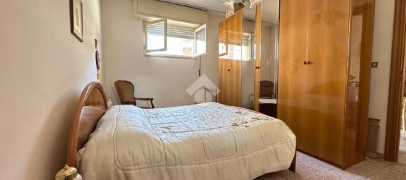 2-salle Appartement à Foggia, Italy No. 145717 5