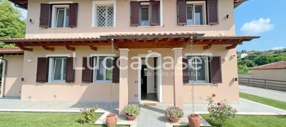 Вилла с 3 спальнями в Капаннори, Италия № 273996 3