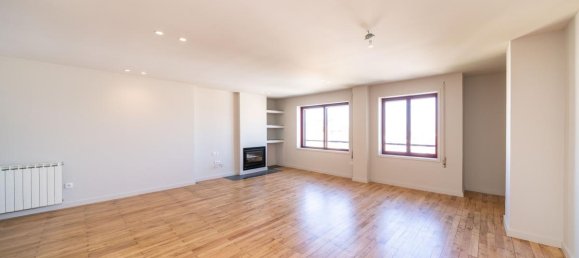 4 bedrooms Condo in Porto, Portugal No. 6932 5