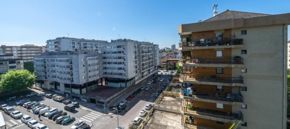 4 bedrooms Condo in Porto, Portugal No. 6932 4