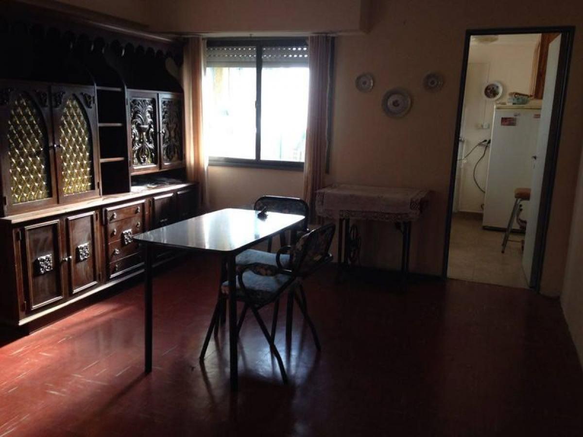 Apartamento de 2 dormitorios en Buenos Aires, Argentina No. 73730