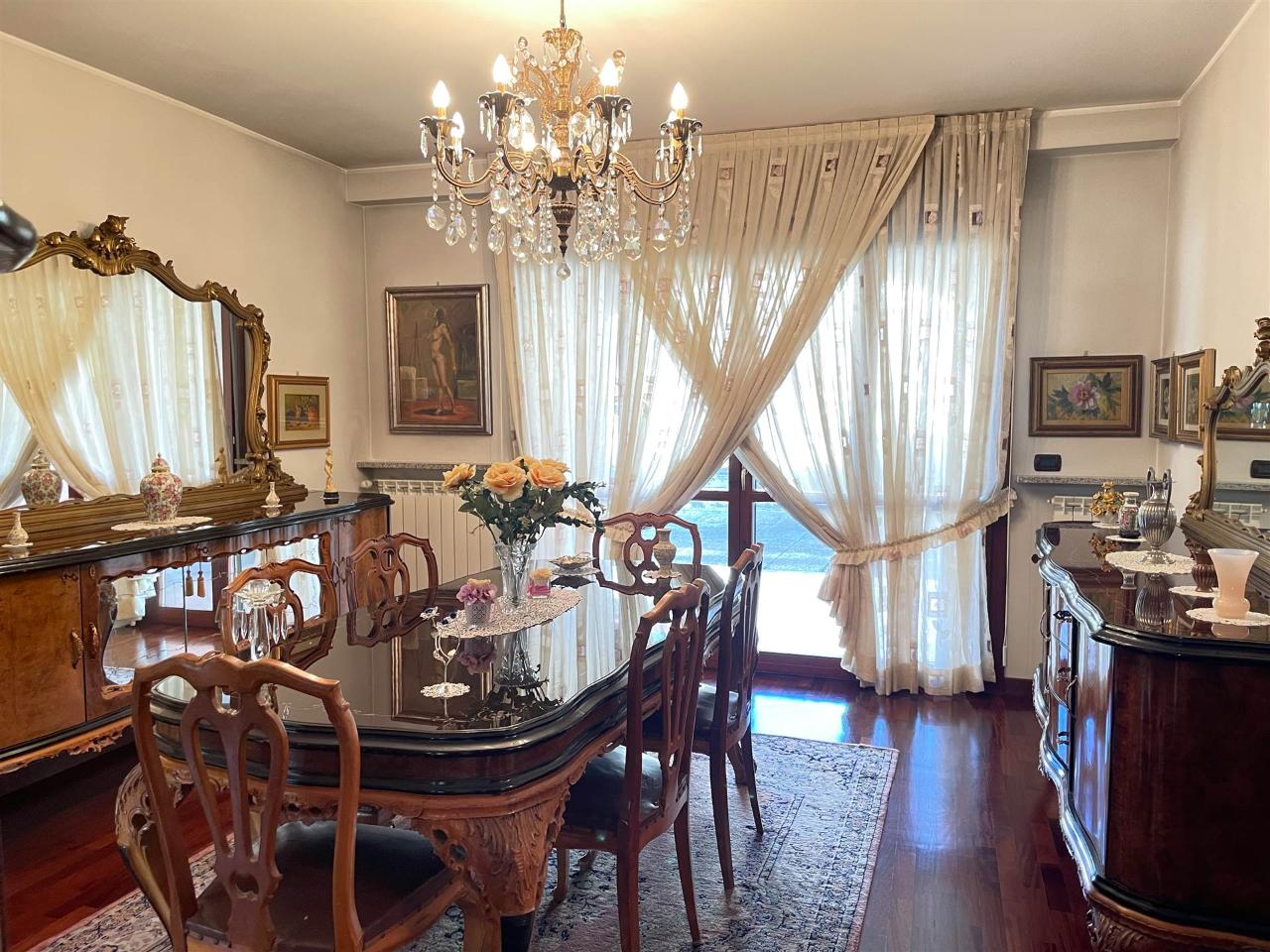 Квартира с 6 комнатами в Виджевано, Италия № 65935