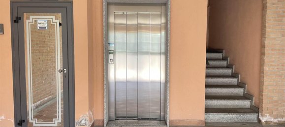 Квартира с 6 комнатами в Виджевано, Италия № 65935 4