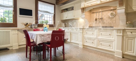 2 bedrooms Villa in Venice, Italy No. 81458 15