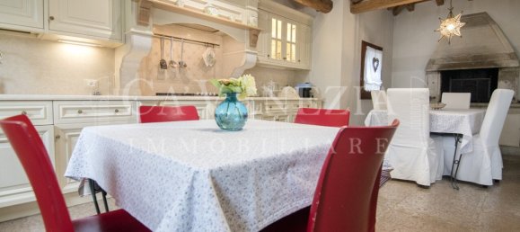 2 bedrooms Villa in Venice, Italy No. 81458 16