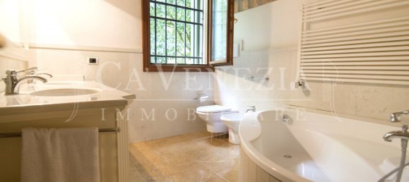 2 bedrooms Villa in Venice, Italy No. 81458 29
