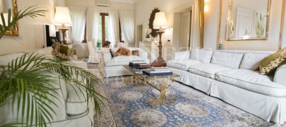 2 bedrooms Villa in Venice, Italy No. 81458 5