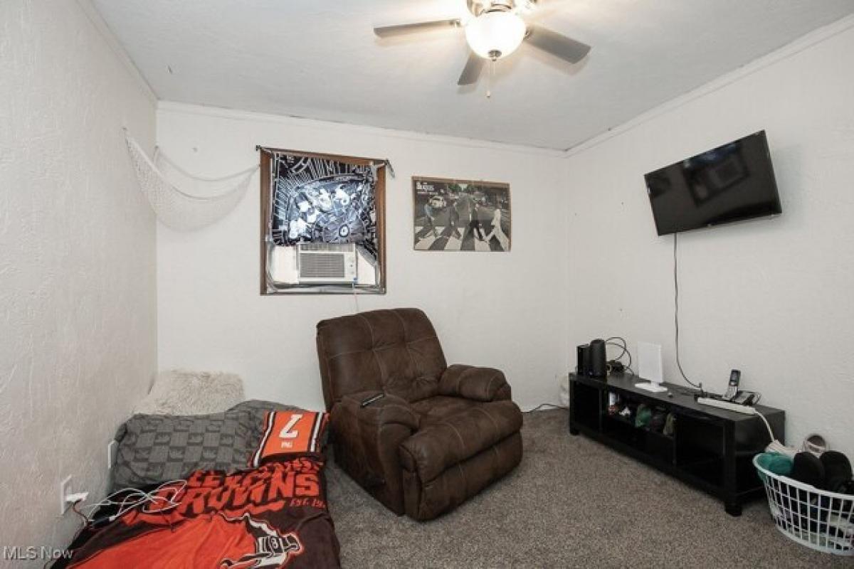 5 bedrooms House in Lorain, USA No. 426998