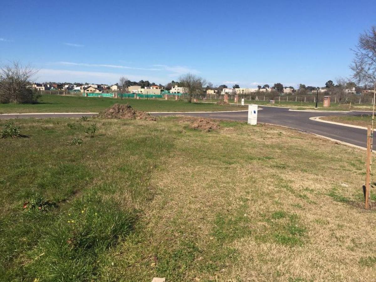  قطعة أرض في Pilar, Argentina رقم 115346