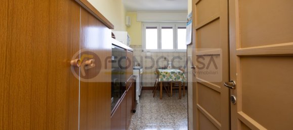 Studio in Milan, Italy, Nr. 296707 8