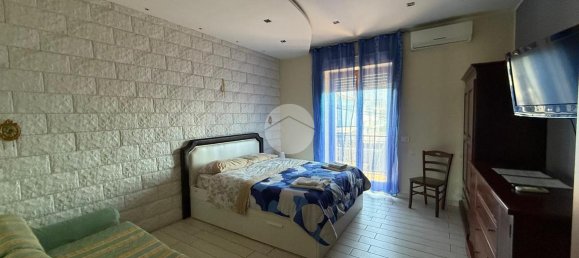 14 rooms Building in Naples, Italy No. 15509 7