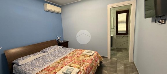 14 rooms Building in Naples, Italy No. 15509 19