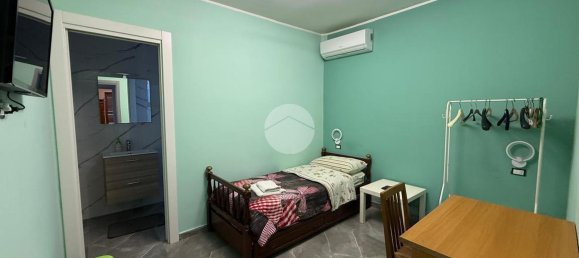 14 rooms Building in Naples, Italy No. 15509 12